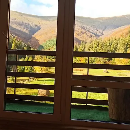 Guest house під горбком Bukovets