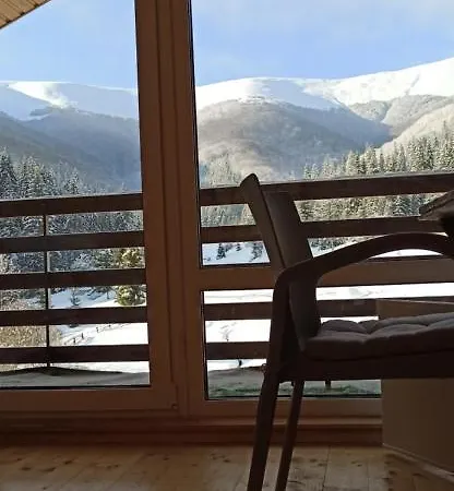 під горбком Bukovets