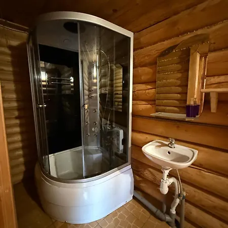 під горбком Guest house