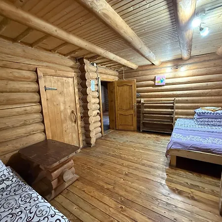 під горбком Konukevi Bukovets