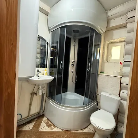 під горбком Guest house