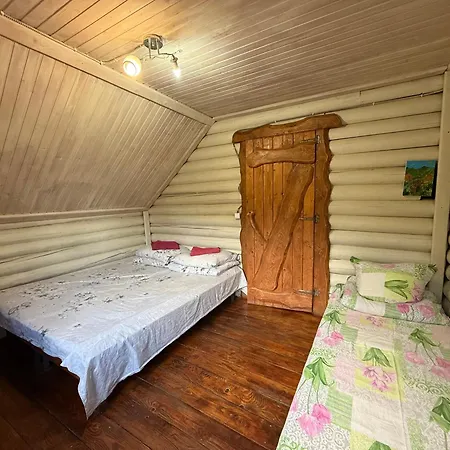 під горбком Konukevi Bukovets