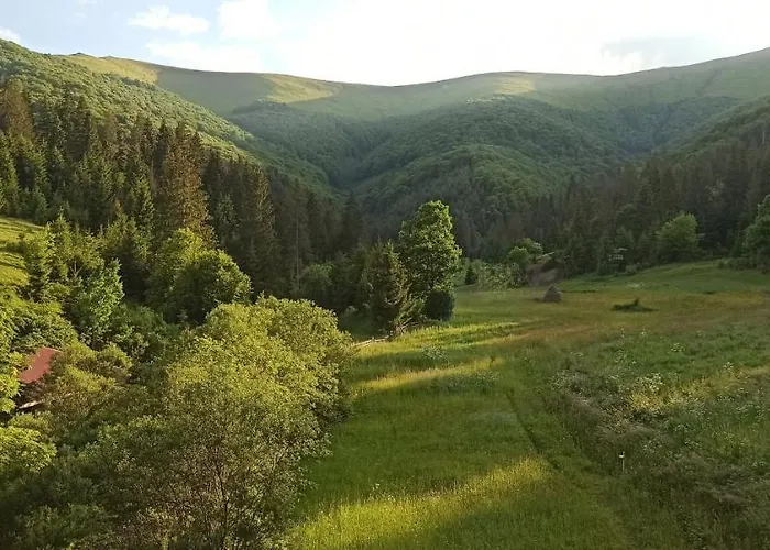 Konukevi під горбком Bukovets