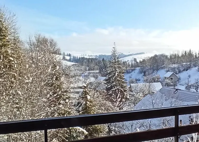 Konukevi під горбком