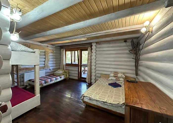 Konukevi під горбком Bukovets