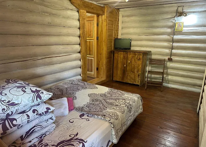 Konukevi під горбком 3*