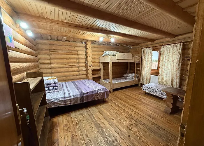 Konukevi під горбком 3*