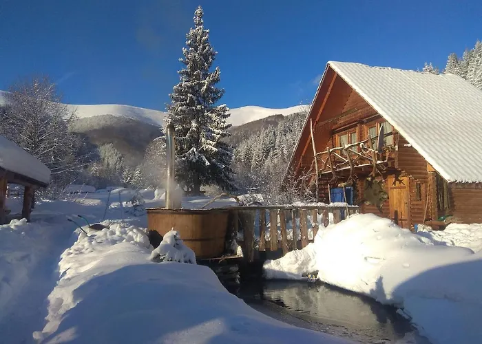 Konukevi під горбком Bukovets