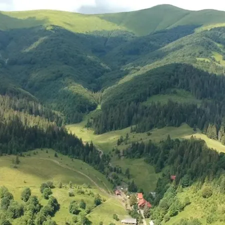 під горбком Casa de hóspedes