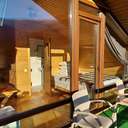 під горбком Casa de hóspedes Bukovets