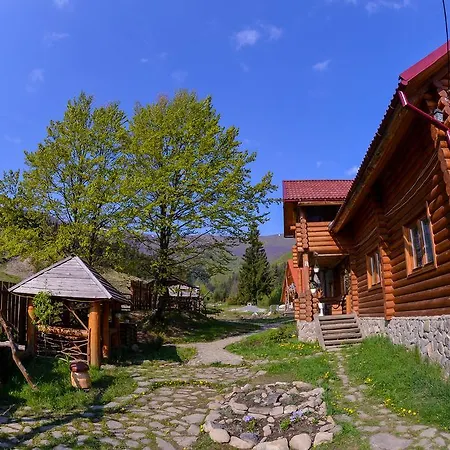 Casa de hóspedes під горбком *