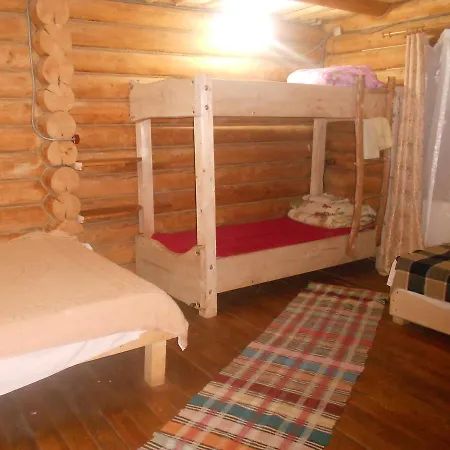 Casa de hóspedes під горбком *